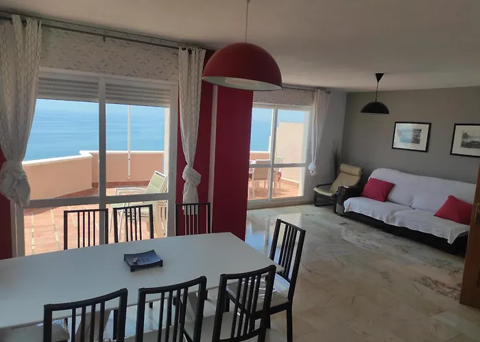 Magnificent Holiday 5 Bedroom Villa In Beach Front