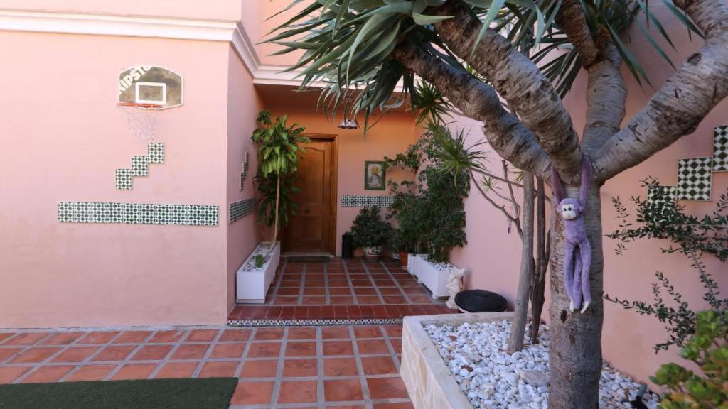 Magnificent 5 Bedroom In Front *